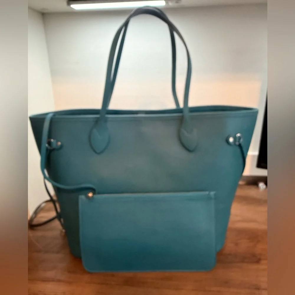 Louis Vuitton Epi Leather Neverfull MM in Teal